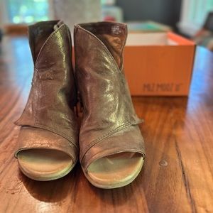 Miz Mooz Kimball Bronze Metallic Wedge Heel